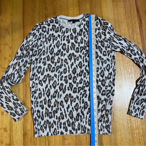 BANANA REPUBLIC leopard print long sleeve sweater size XS (a4 - Picture 9 of 12